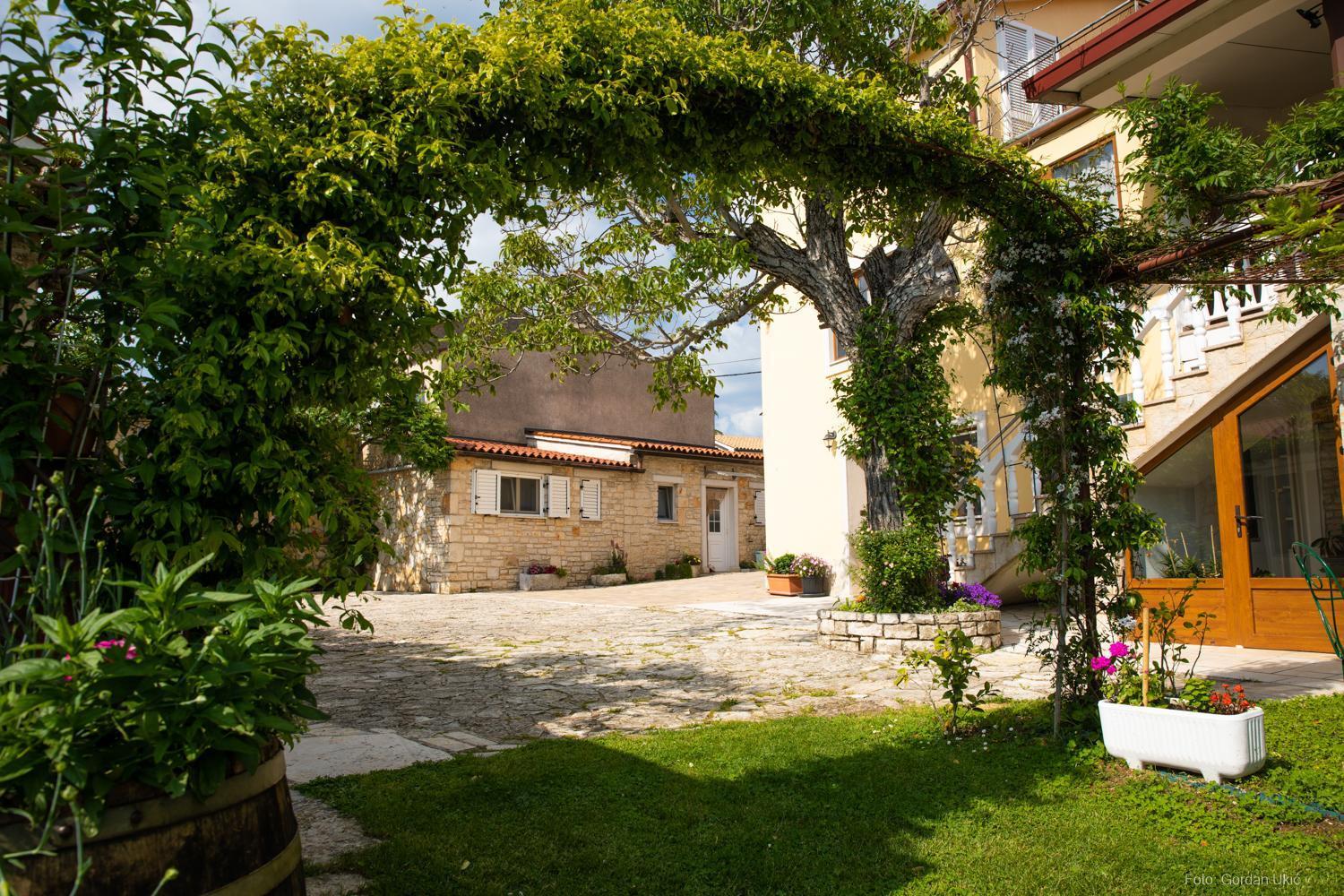 Apartments Faris Kanfanar Εξωτερικό φωτογραφία