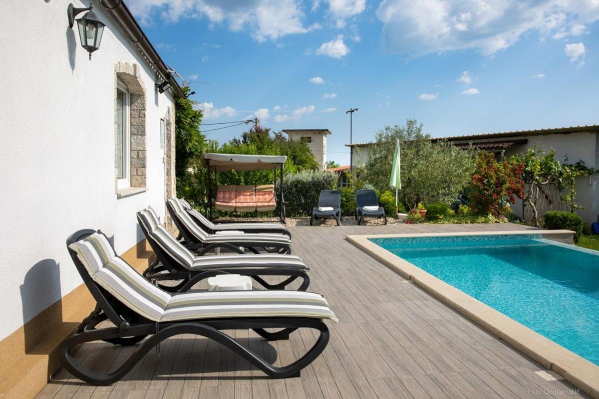 Apartments Faris Kanfanar Εξωτερικό φωτογραφία