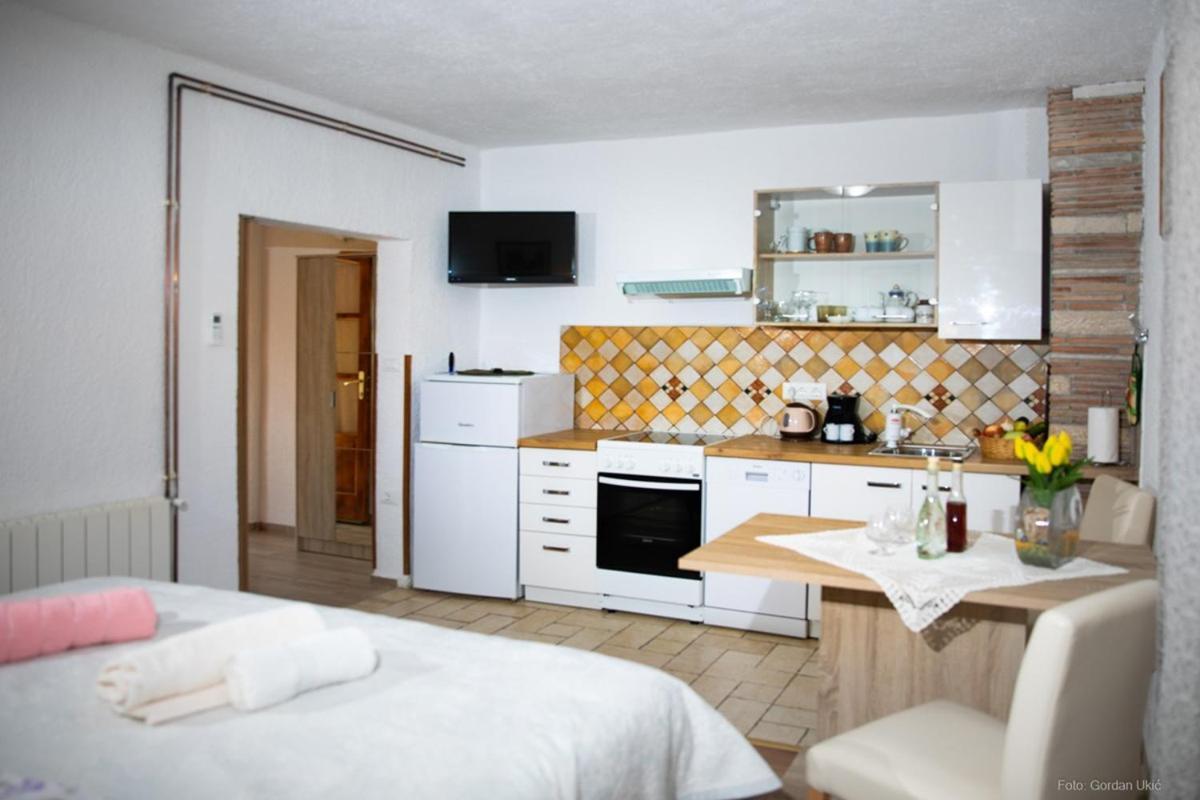 Apartments Faris Kanfanar Εξωτερικό φωτογραφία