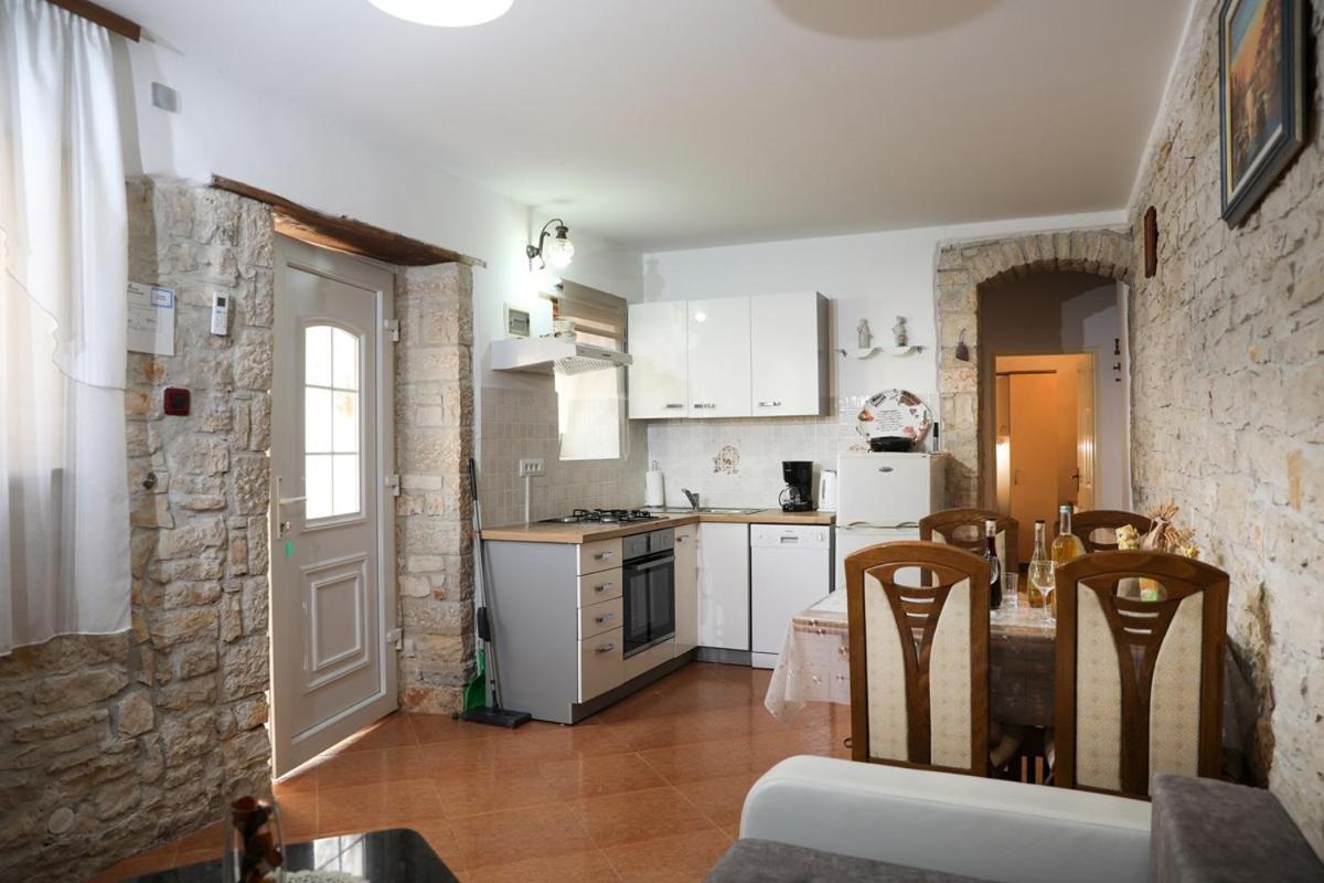 Apartments Faris Kanfanar Εξωτερικό φωτογραφία